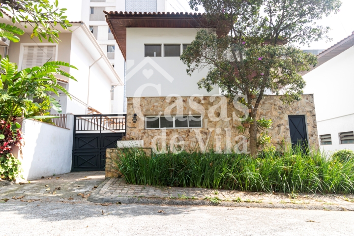 Espaçosa casa de vila para venda! - Em Perdizes!