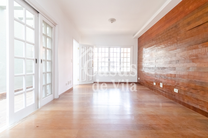 Casa de vila reformada para compra! - No Jardim Hípico!