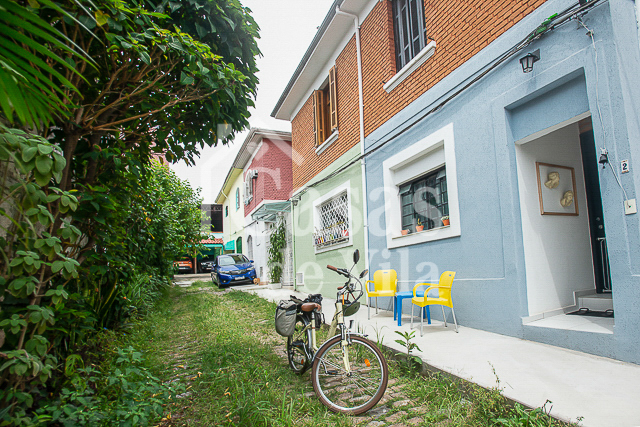 Casa de vila graciosa para venda! - Na Lapa!