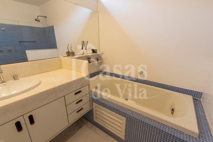 Linda casa de vila para venda! No Brooklin! - Muito agradável e pra lá de diferenciada!