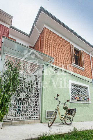 Casa de vila graciosa para venda! - Na Lapa!