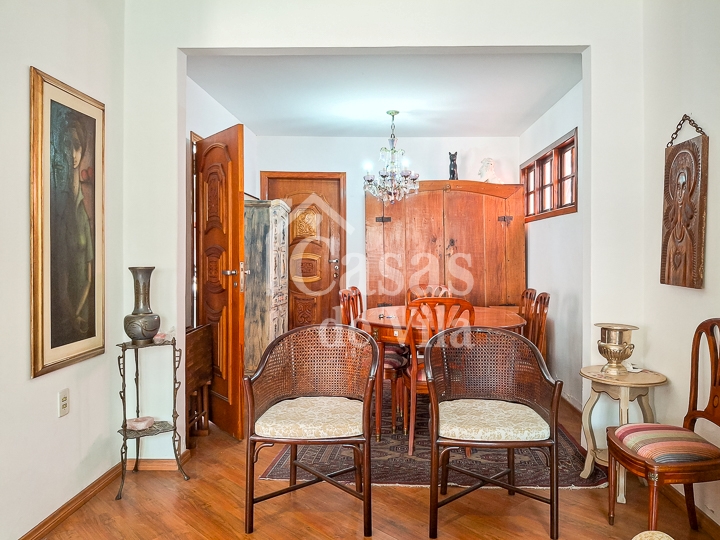 Casa de vila beemmm espaçosa para venda! - No Brooklin Paulista! Muitas facilidades nas proximidades!