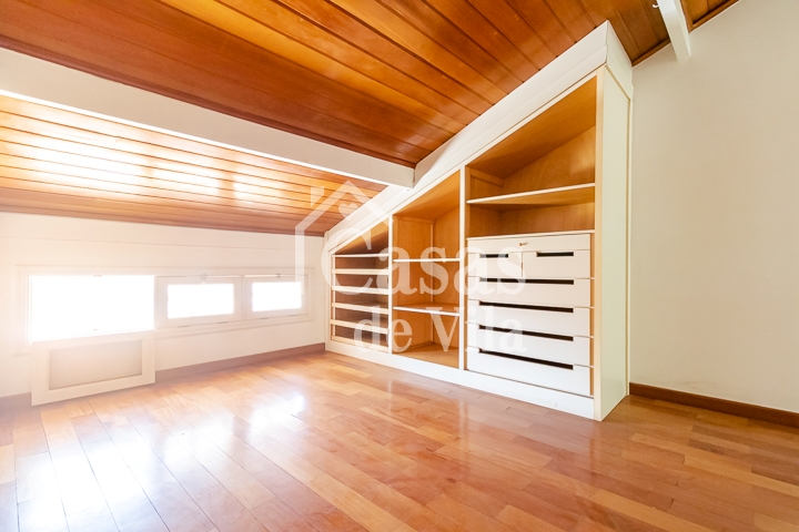 Casa de vila reformada para compra! - No Jardim Hípico!