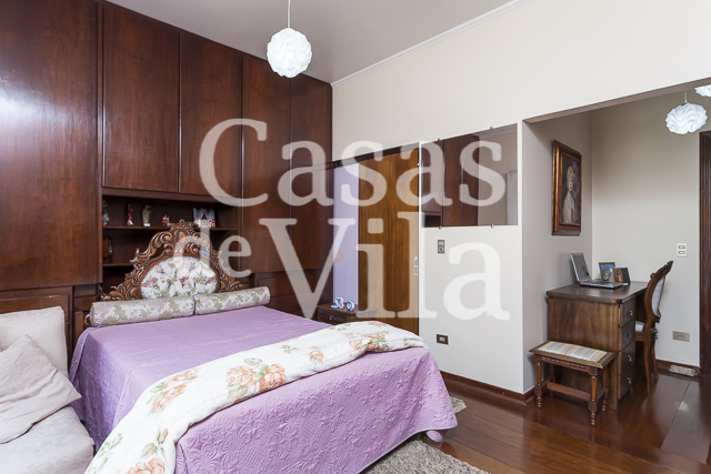 Casa de vila espaçosa! - Para venda ou locação! Em Perdizes! Ótima localização!