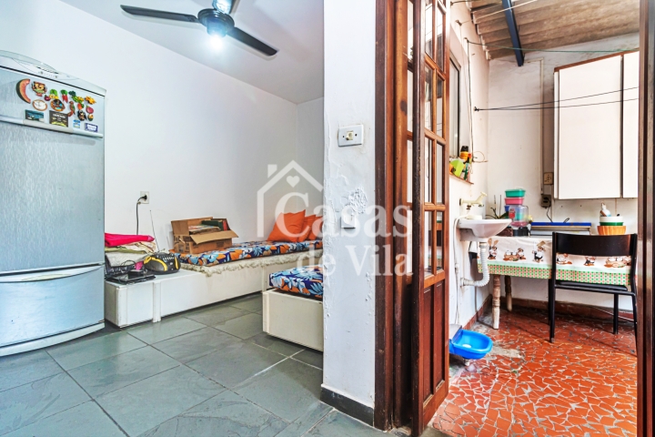 Casa de vila espaçosa! - Para venda no Jardim Hípico!