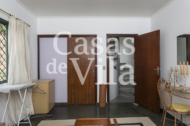 Casa de vila espaçosa! - Para venda ou locação! Em Perdizes! Ótima localização!