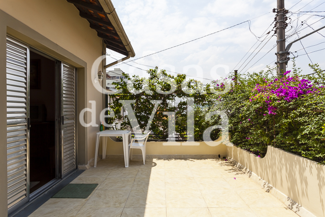 Casa de vila espaçosa! - Para venda ou locação! Em Perdizes! Ótima localização!