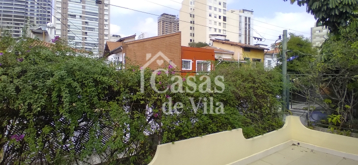 Casa de vila espaçosa! - Para venda ou locação! Em Perdizes! Ótima localização!