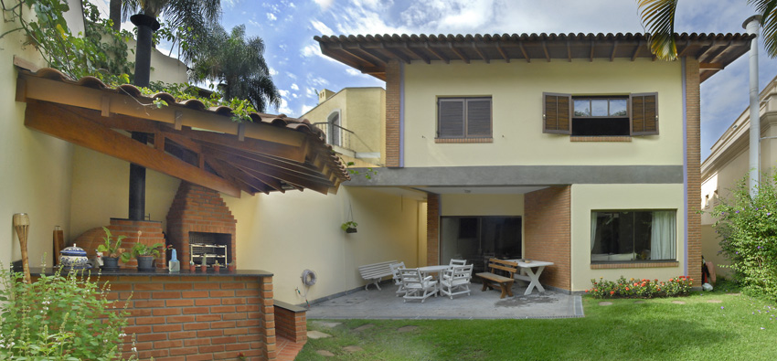 Casa de vila muito confortável! Para venda no Morumbi! - Nas proximidades do colégio Porto Seguro, pronta (mesmo) para ser o seu próprio ‘porto seguro’!