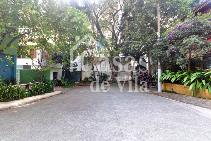 Espaçosa casa de vila para venda! - Em Perdizes!