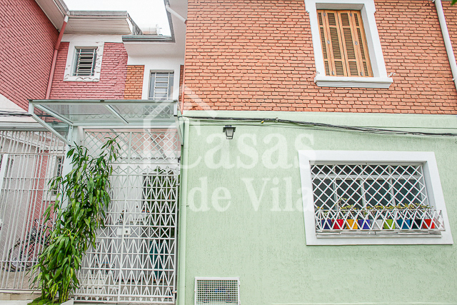 Casa de vila graciosa para venda! - Na Lapa!