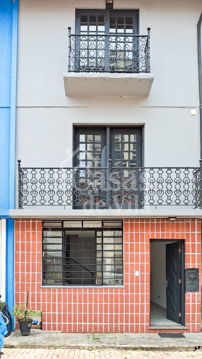 Casa de vila 'triplex' para locação! - Para alguns Vila Nova Conceição! Para outros Vila Olímpia!