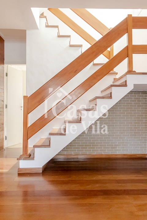 Casa de vila reformada para compra! - No Jardim Hípico!