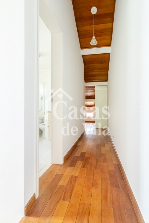 Casa de vila reformada para compra! - No Jardim Hípico!