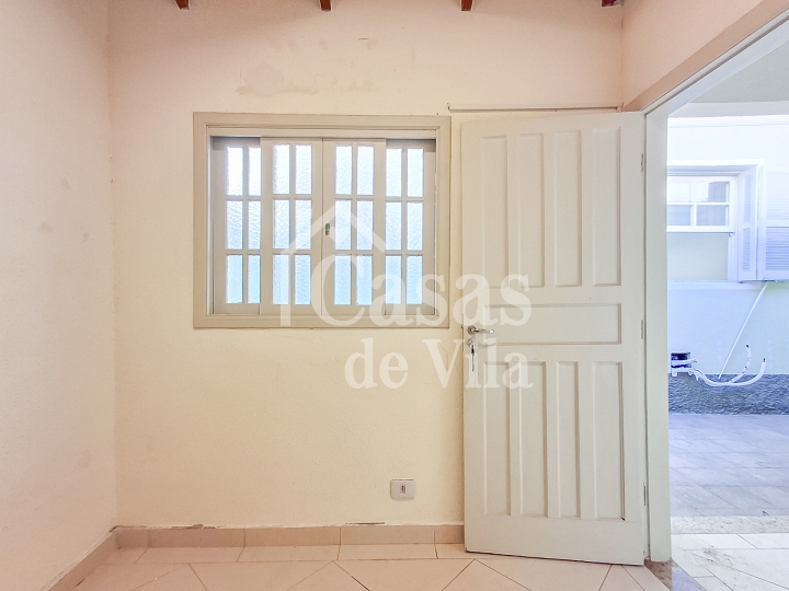 Casa de vila térrea para locação comercial! - Chácara Flora! Excelente localização!