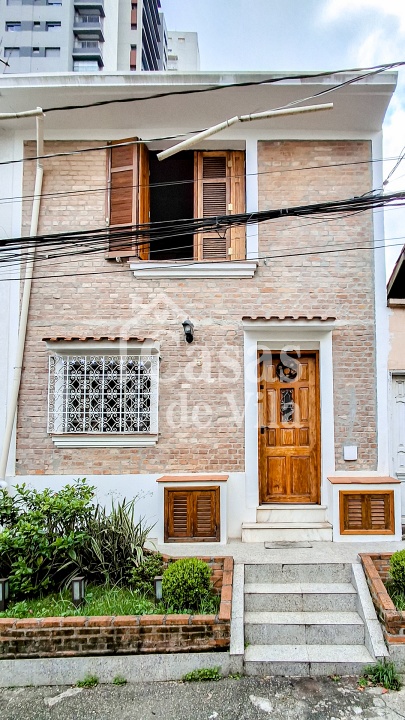 Casa de vila reformada e charmosa para locação! - Na Vila Mariana!