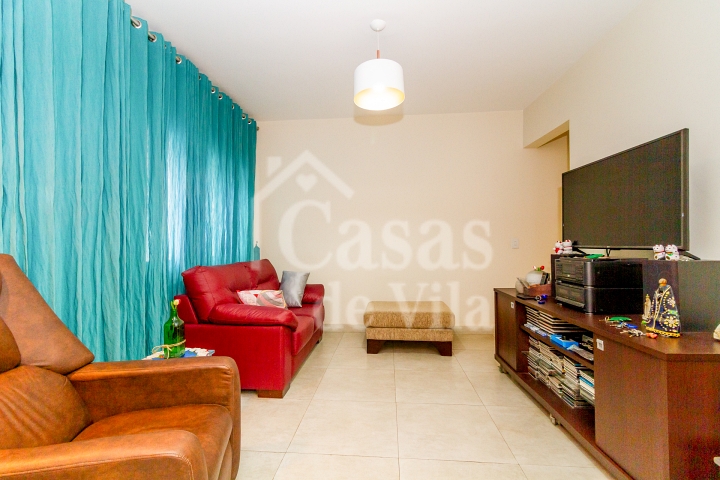 Casa de vila reformada para venda! Uma graça! - No Bosque da Saúde!