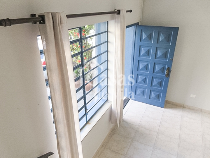Uma graciosa casa de vila para venda! - Na Vila Olímpia! Ótima localização!