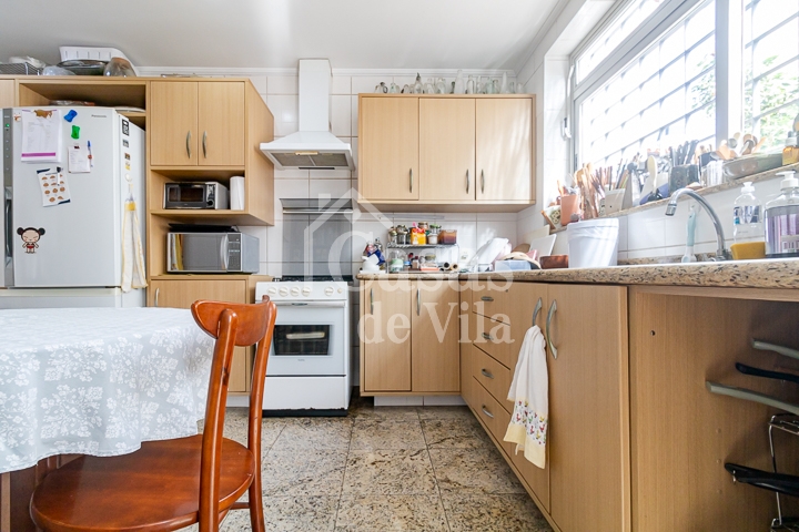 Casa de vila confortável para venda! - No Campo Belo!