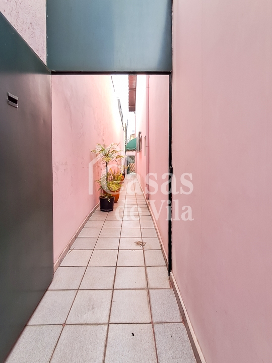 Casa de vila beemmm espaçosa para venda! - No Brooklin Paulista! Muitas facilidades nas proximidades!
