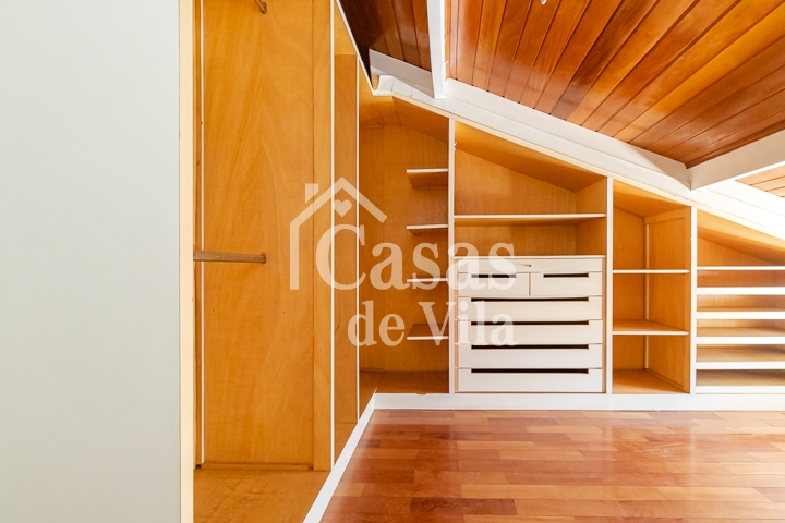 Casa de vila reformada para compra! - No Jardim Hípico!