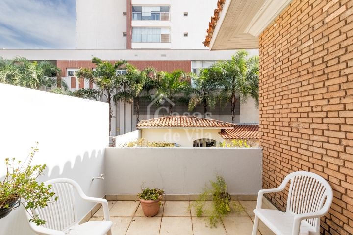 Uma casa de vila espaçosa e encantadora! - No Brooklin! Para venda!