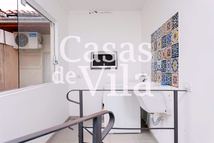 Casa de vila toda reformada para venda! - No Planalto Paulista! 