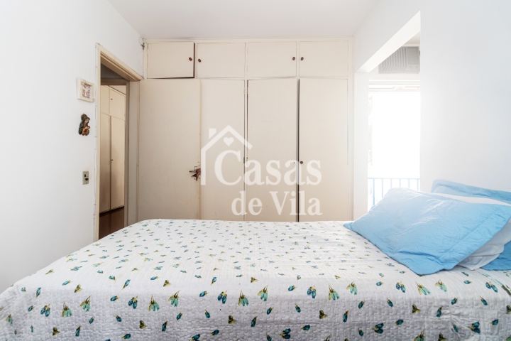 Casa de vila espaçosa! - Para venda no Jardim Hípico!