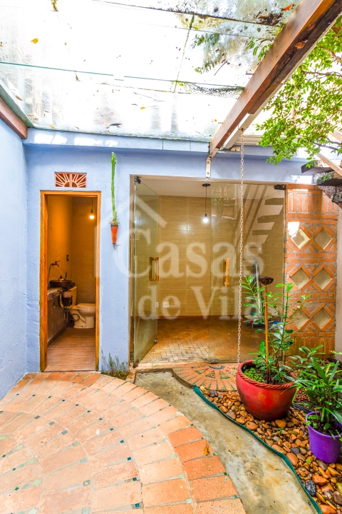 Casa de vila aconchegante para venda! - Na Vila Olímpia!