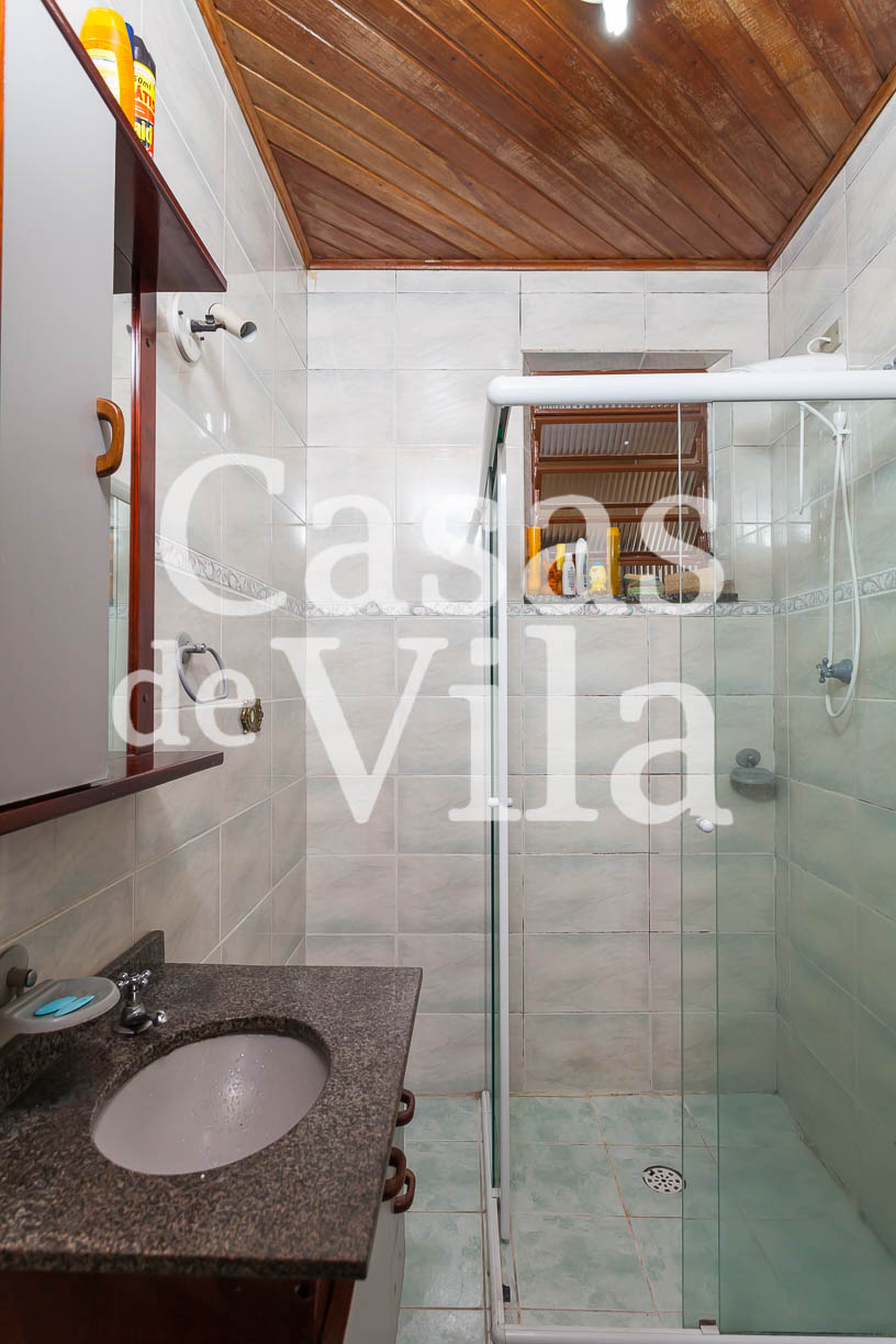 Casa de vila para venda! - No bairro da Vila Gumercindo! Vila aberta!