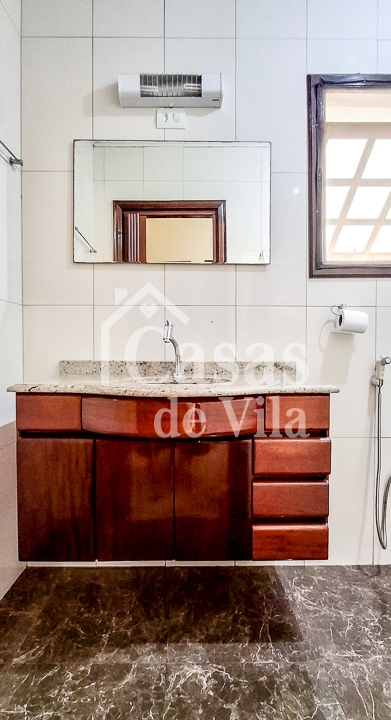 Casa de vila espaçosa para venda! - Na Vila Mariana!