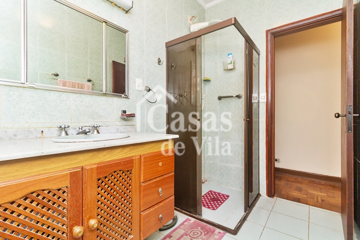 Casa de vila confortável para venda! - Na Chácara Santo Antônio!