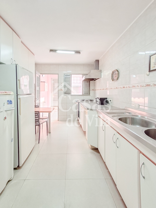 Casa de vila beemmm espaçosa para venda! - No Brooklin Paulista! Muitas facilidades nas proximidades!