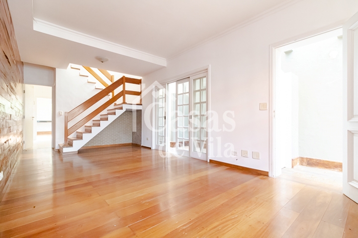 Casa de vila reformada para compra! - No Jardim Hípico!