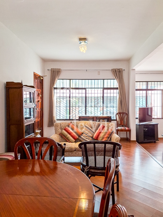Casa de vila beemmm espaçosa para venda! - No Brooklin Paulista! Muitas facilidades nas proximidades!