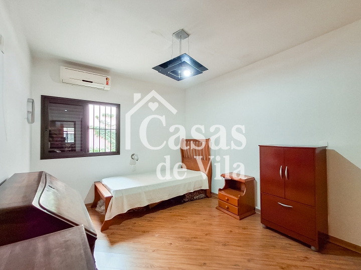 Casa de vila beemmm espaçosa para venda! - No Brooklin Paulista! Muitas facilidades nas proximidades!