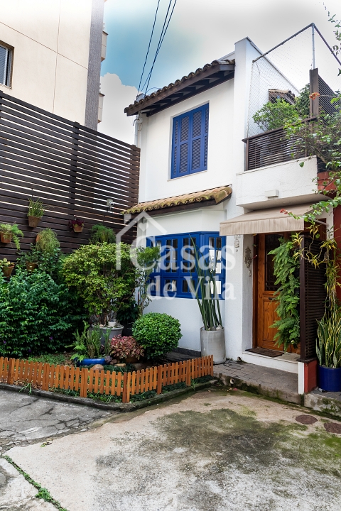Uma graça de casa de vila para venda! - Na Vila Olímpia!