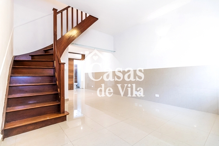 Casa de vila reformada para venda! - Excelente localização! Em Moema!