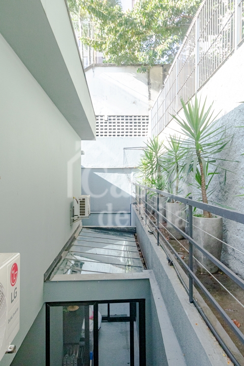 Linda casa de vila reformada para venda! - Em Perdizes!