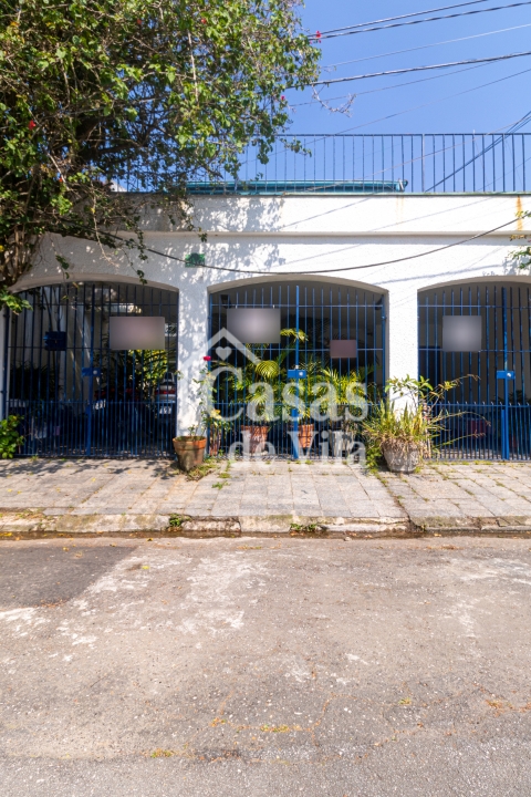 Casa de vila espaçosa! - Para venda no Jardim Hípico!
