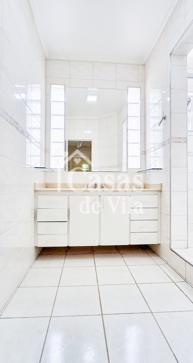 Casa de vila para locação! - Ótima localização! Na Vila Olímpia!