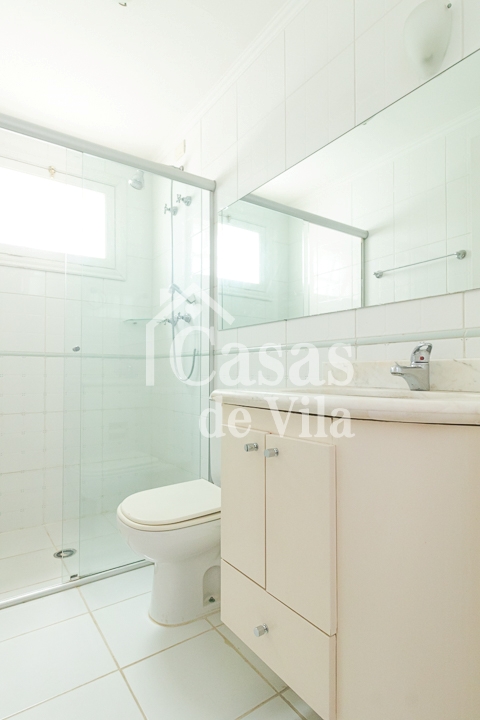 Casa de vila reformada para compra! - No Jardim Hípico!