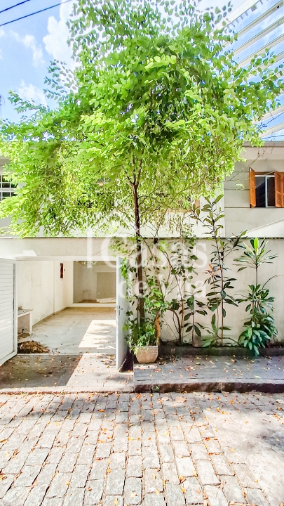 Casa de vila para locação! - Ótima localização! Na Vila Olímpia!