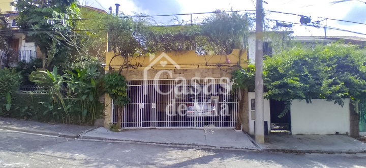 Casa de vila espaçosa! - Para venda ou locação! Em Perdizes! Ótima localização!