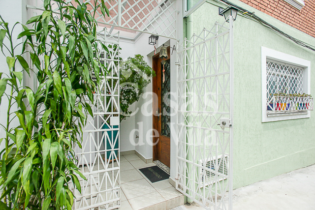 Casa de vila graciosa para venda! - Na Lapa!