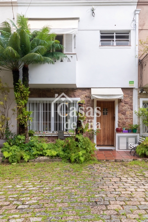 Casa de vila charmosa para venda! - No Itaim Bibi! Excelente localização!