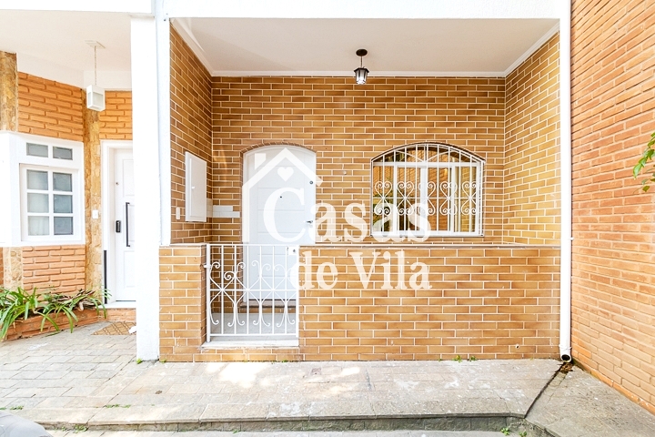 Casa de vila reformada para venda! - Excelente localização! Em Moema!