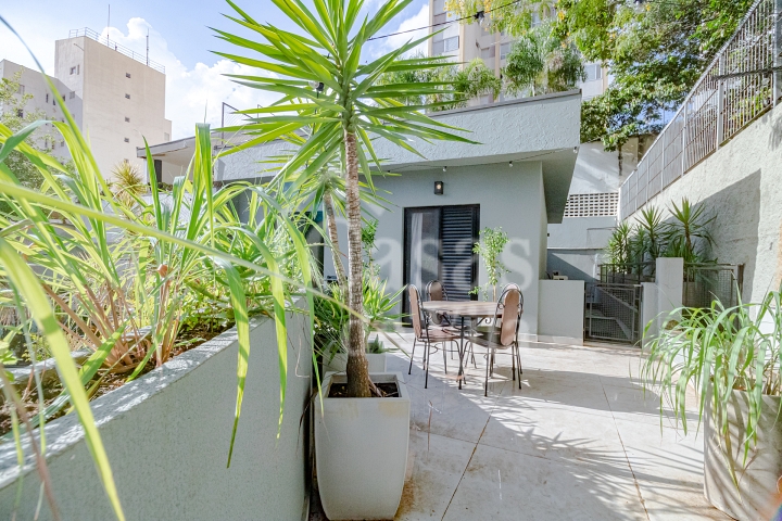Linda casa de vila reformada para venda! - Em Perdizes!