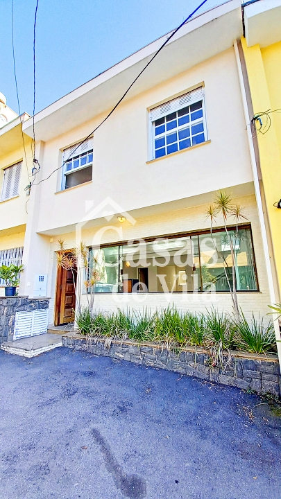 Casa de vila espaçosa para venda ou locação! - No Parque da Mooca