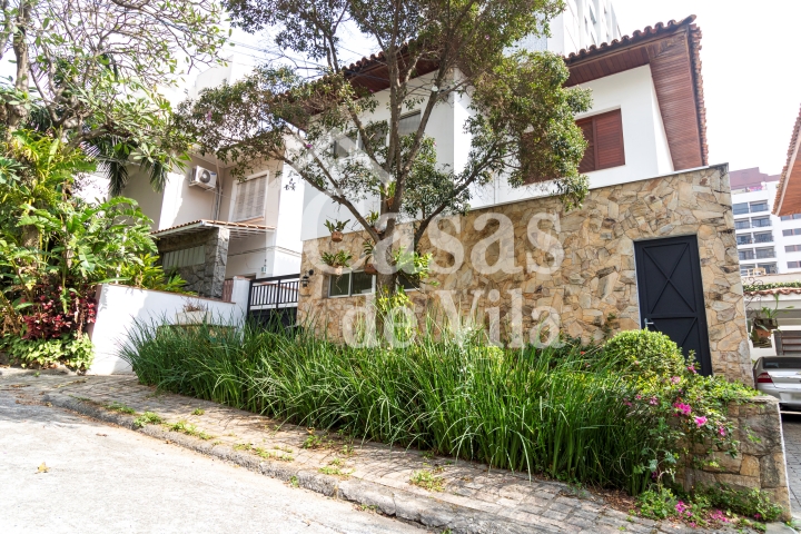 Espaçosa casa de vila para venda! - Em Perdizes!